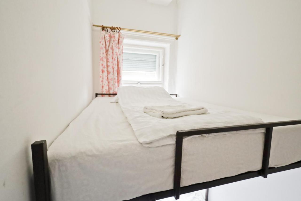 Center Apartment 5 Private Room For 19 People Budapest Bagian luar foto