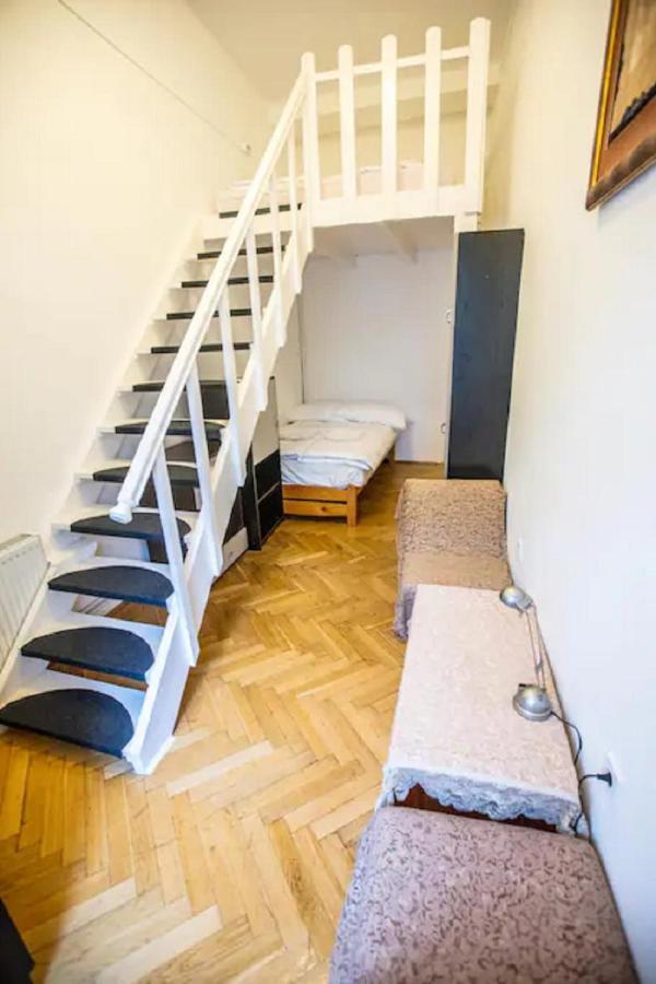 Center Apartment 5 Private Room For 19 People Budapest Bagian luar foto